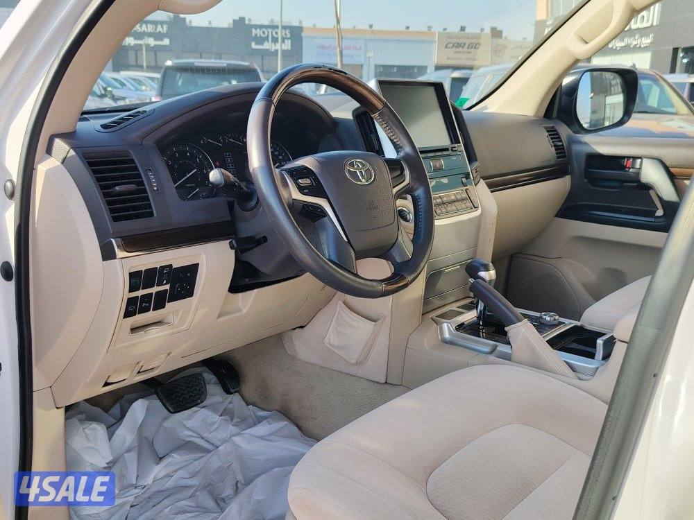 لاندكروزر 8 سلندر4