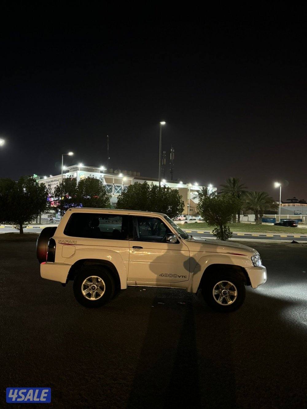للبيع سفاري فتك 2016 باب8