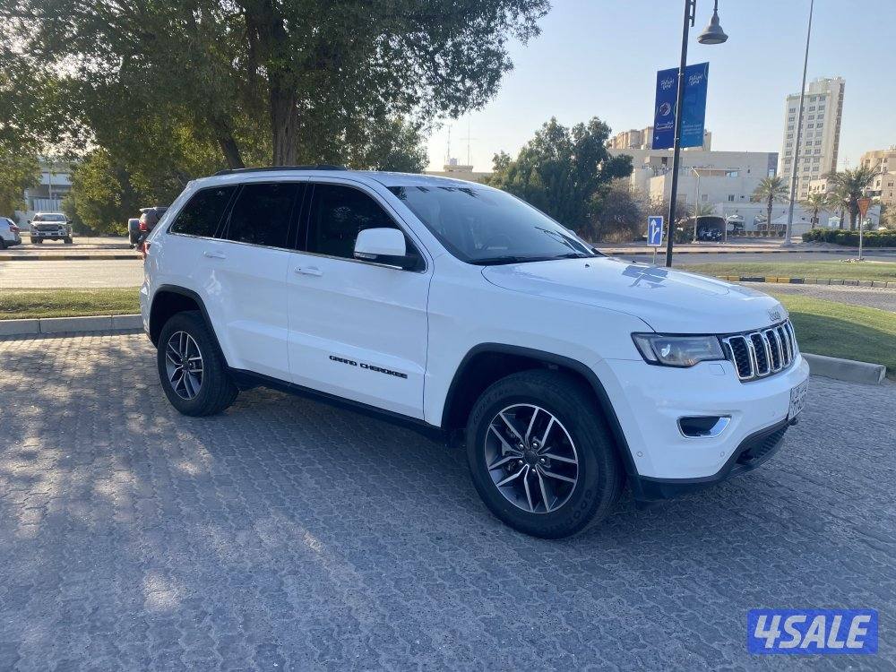 جيب شيروكي لاريدو 20213