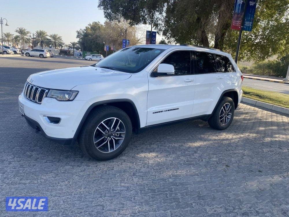 جيب شيروكي لاريدو 20214