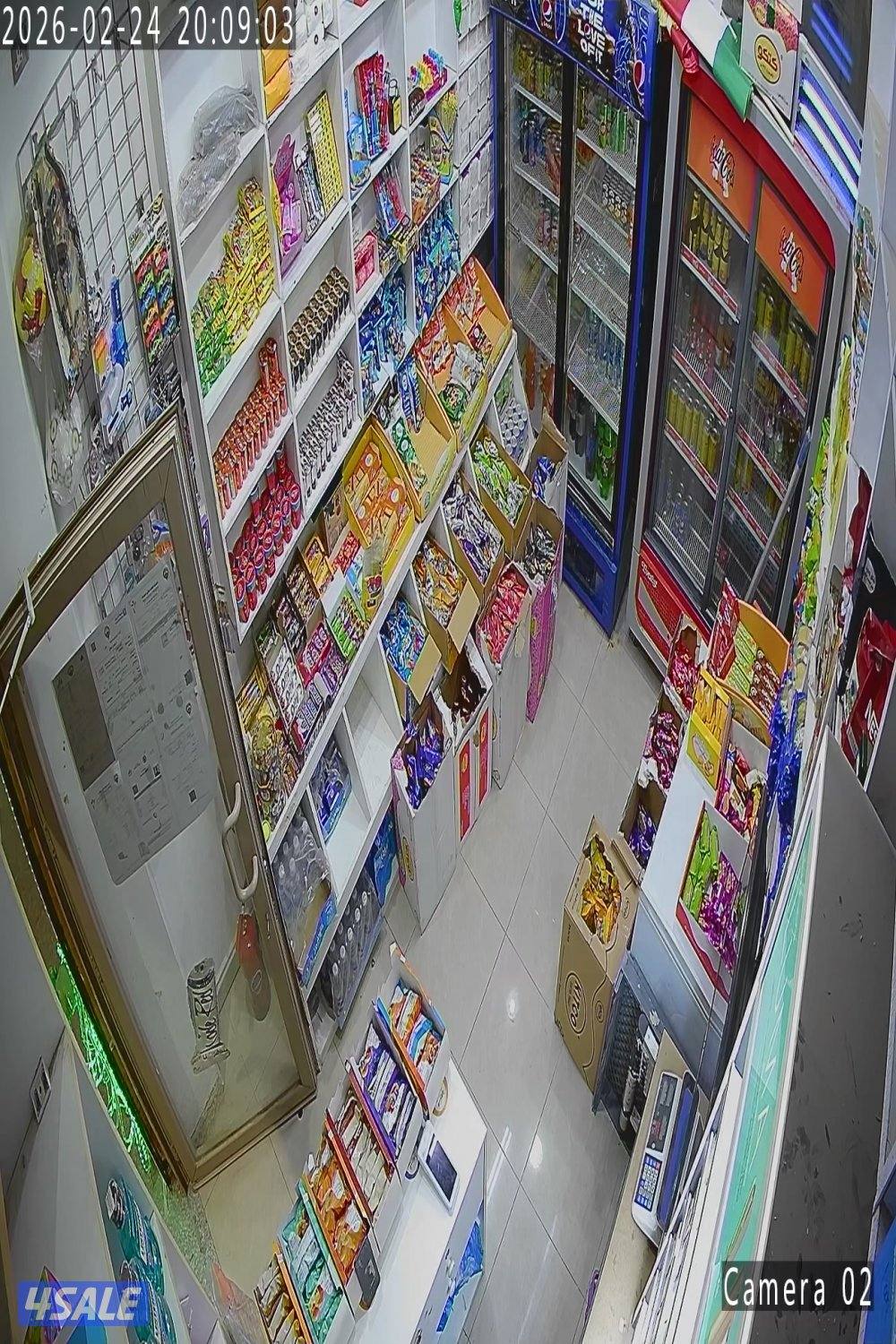 بقالة بشارع بن خلدون مساحة ١٢م  كاملة بغراضها بدون رخصة1