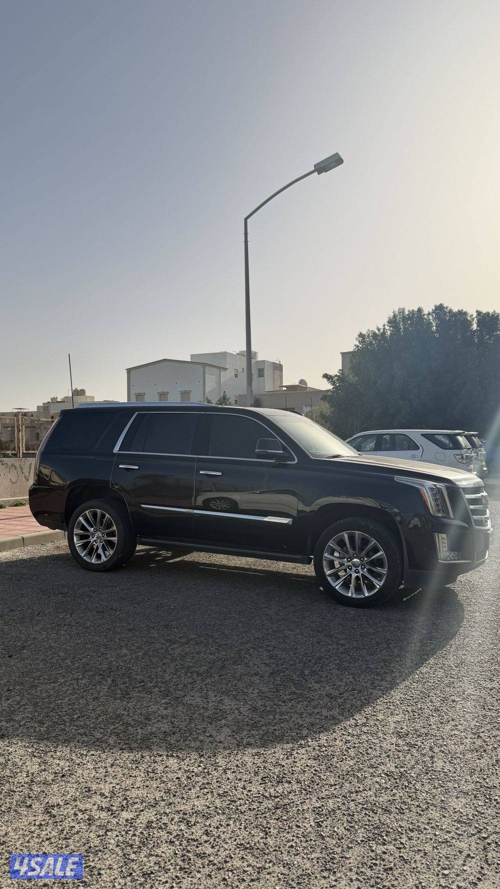 للبيع إسكاليد بريميوم ٢٠١٧ اسود5