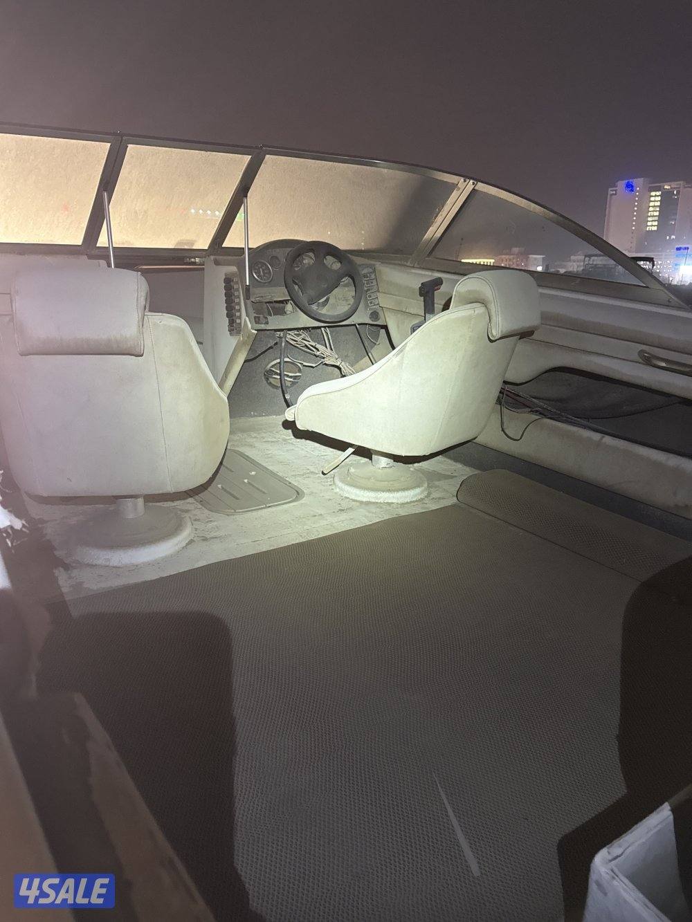 للبيع طراد أمريكي 18 قدم4