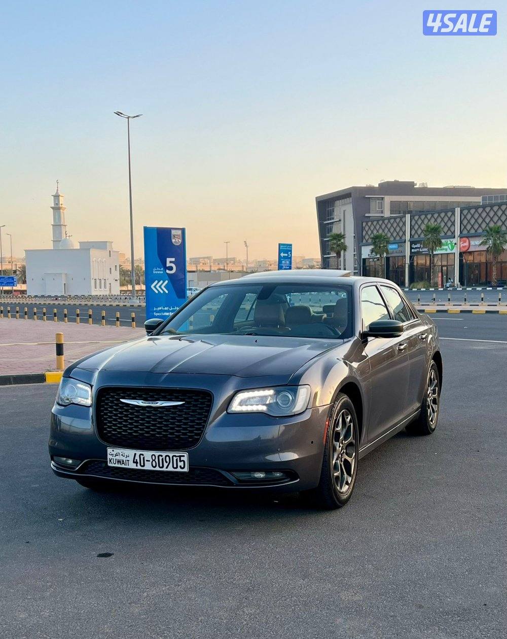 للبيع كرايزلر c300s0