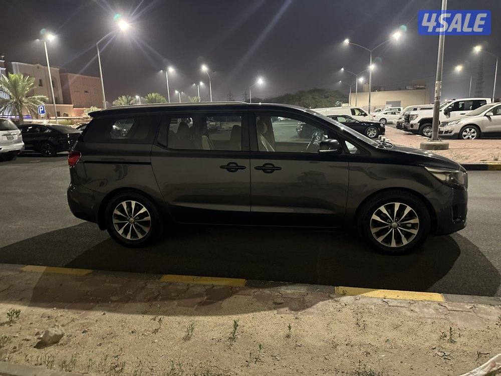 للبيع كيا كرنفال 2164