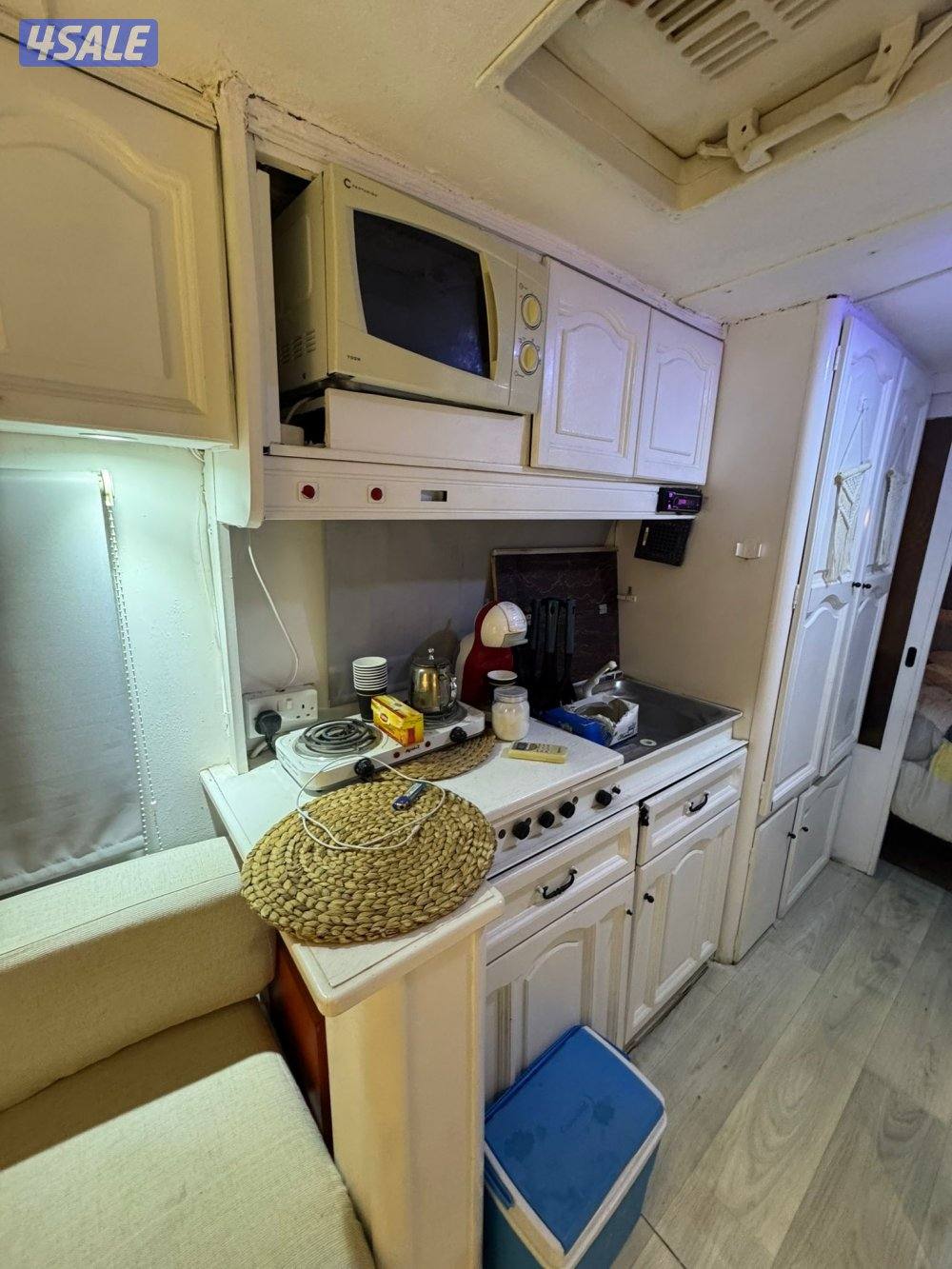 للبيع كرفان hoppy مديل ٢٠٠٦ تنسيقه نادره الكرفان مايحتاج شي3