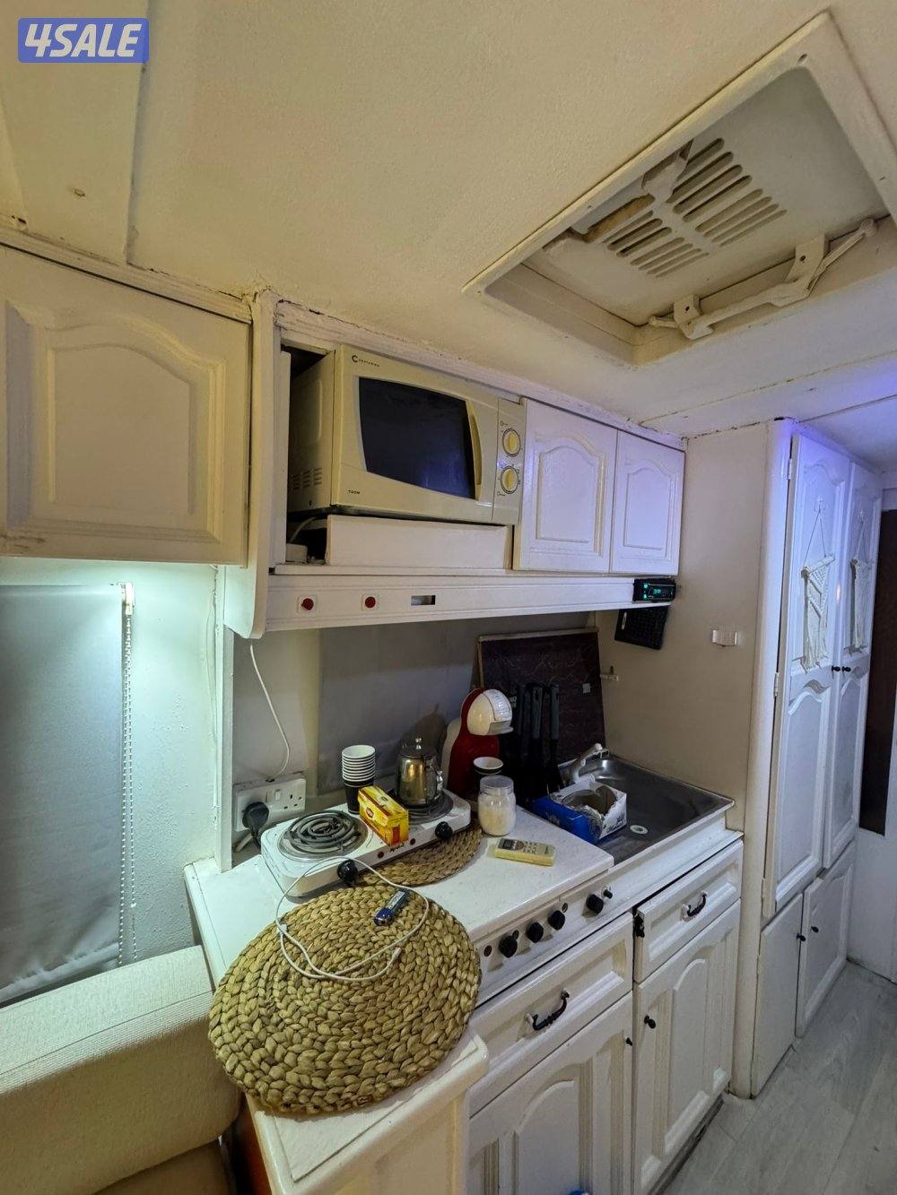 للبيع كرفان hoppy مديل ٢٠٠٦ تنسيقه نادره الكرفان مايحتاج شي5