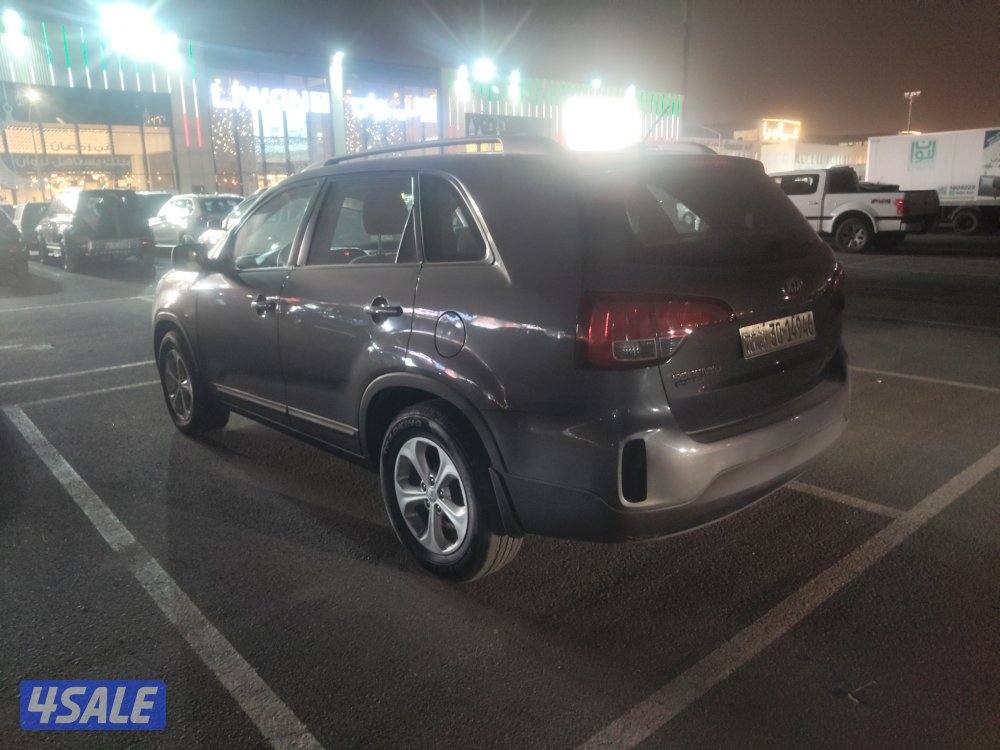 كيا سورينتو موديل 2014 رمادي عداد 165 بحاله ممتازة3