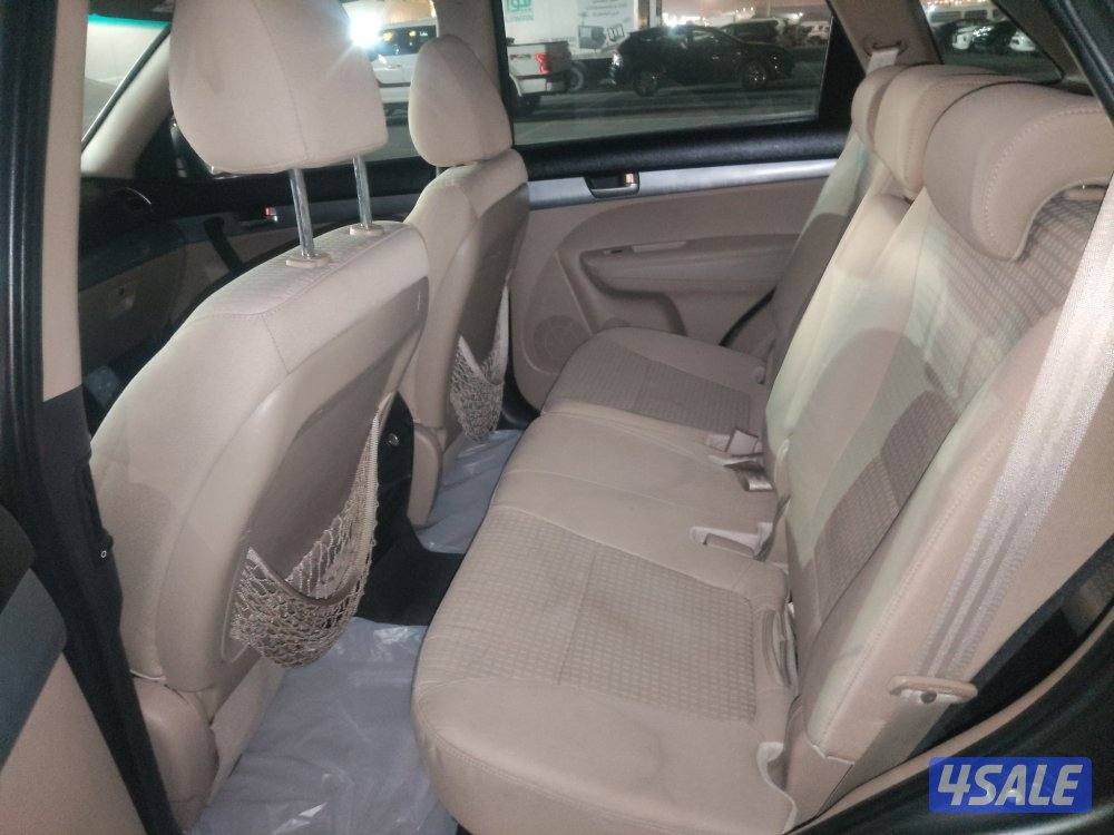 كيا سورينتو موديل 2014 رمادي عداد 165 بحاله ممتازة4