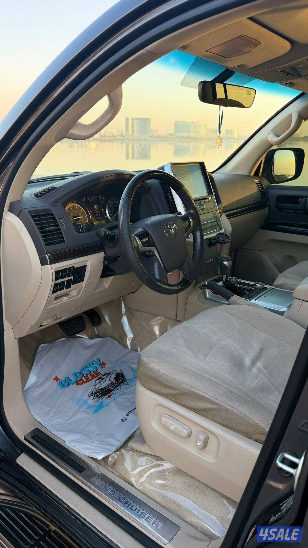 لاندكروزر 2019 واردالساير GXR
بحاله الوكاله
واتساب فقط7