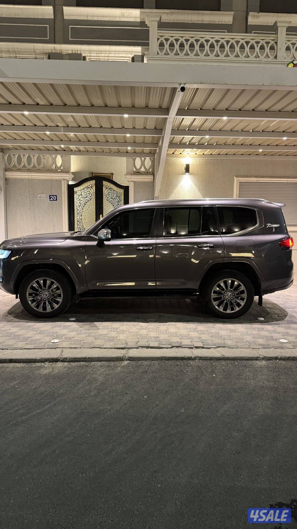 Land Cruiser VX , 72000 km0