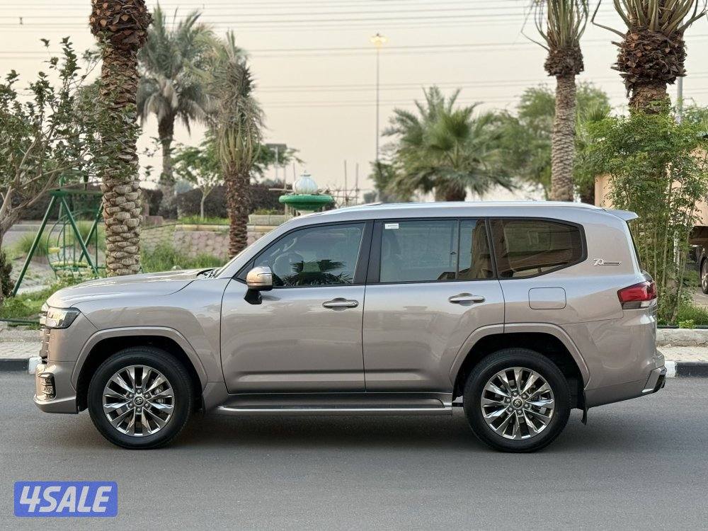 لاندكروزر تون تيربو ايرو S موديل 2022 ماشي 46 الف صبغ الوكالة2