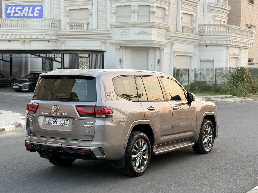 لاندكروزر تون تيربو ايرو S موديل 2022 ماشي 46 الف صبغ الوكالة4