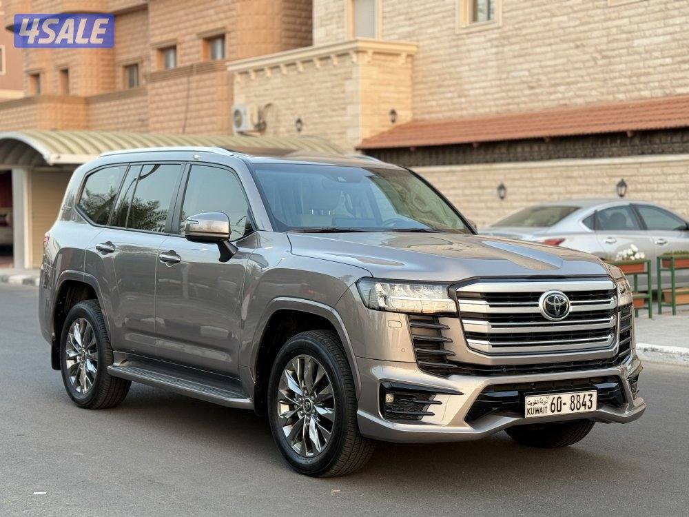 لاندكروزر تون تيربو ايرو S موديل 2022 ماشي 46 الف صبغ الوكالة5