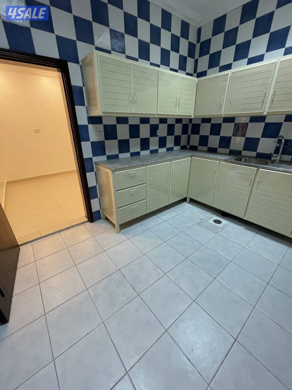 للإيجار شقه في عبدالله المبارك نظيفه جداا1