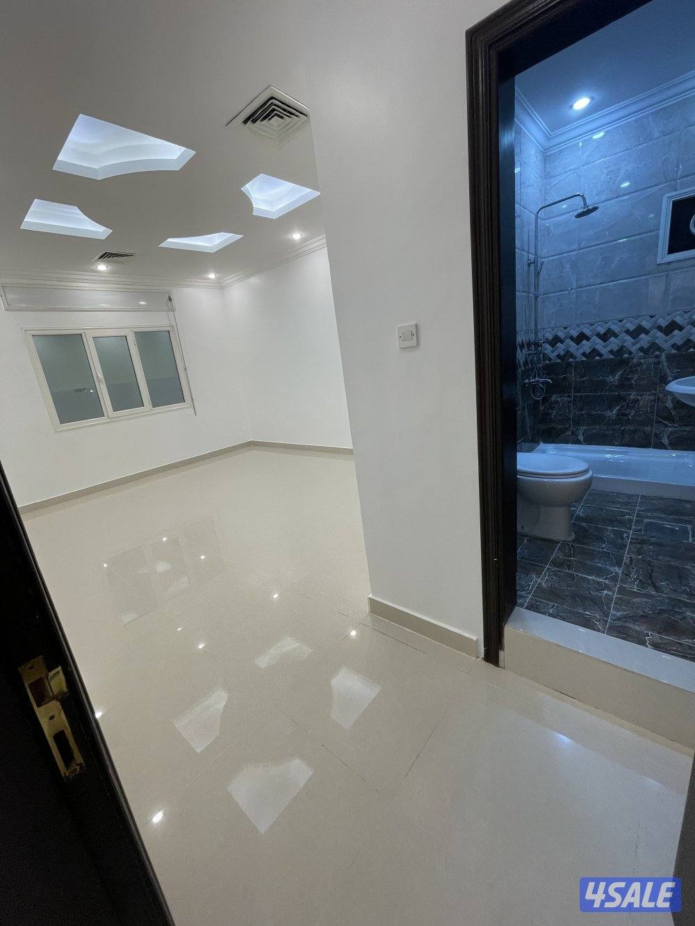 للإيجار شقه في عبدالله المبارك نظيفه جداا2