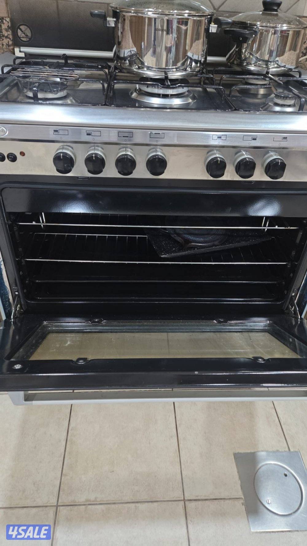 طباخ للبيع  نظيف واموره طيبه1