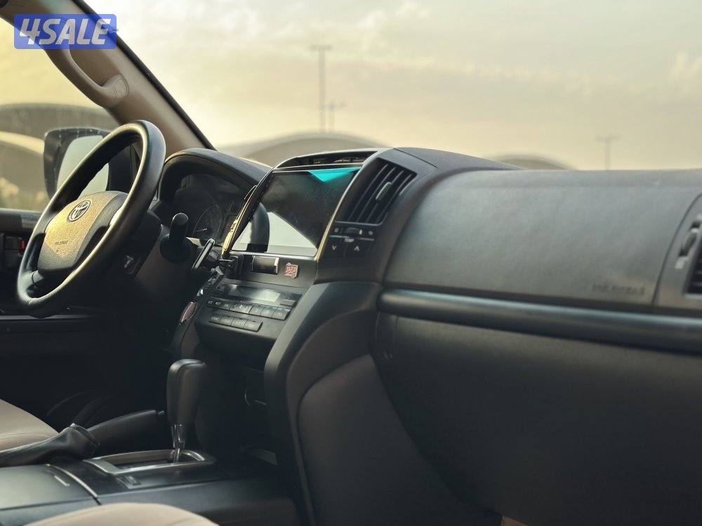 معرض القمة🚩8