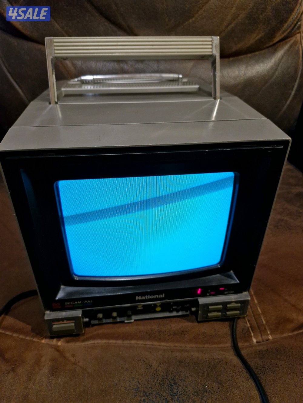 للبيع تلفزيون ناشيونال قديم وبعض الالعاب القديمه2