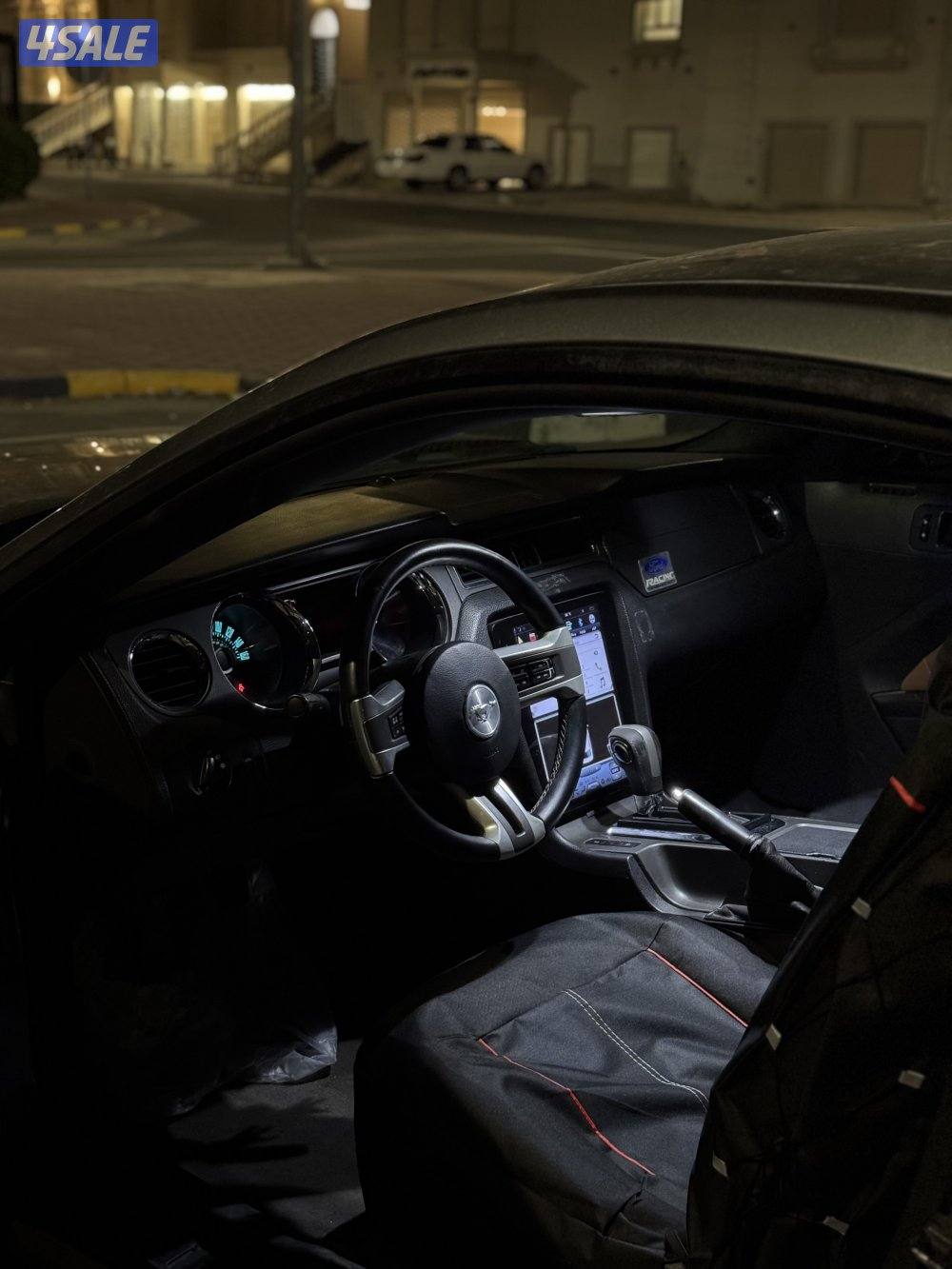 للبيع موستنق 2013 8سلندر3