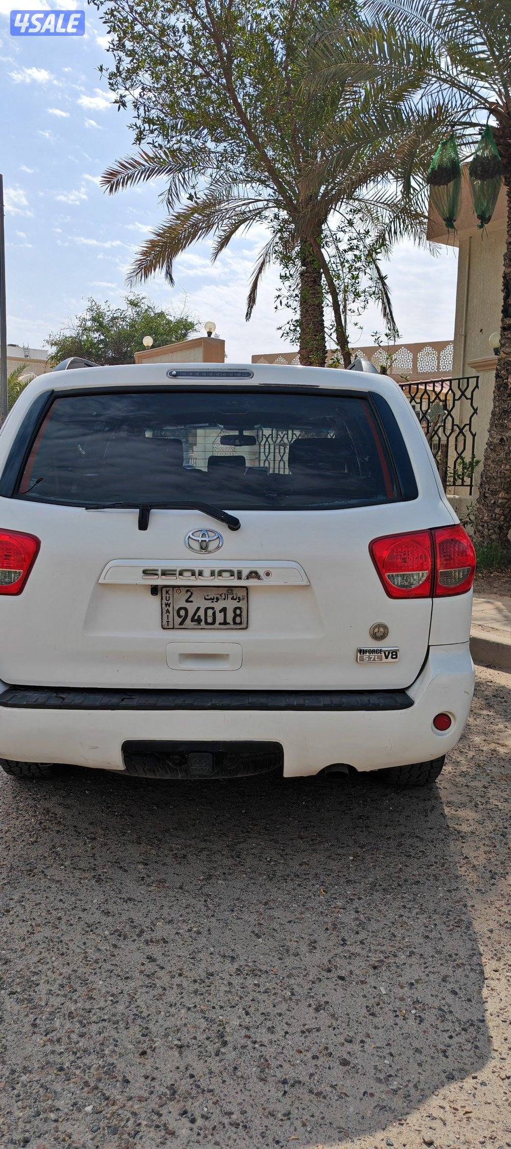 للبيع سيكويا موديل 20112