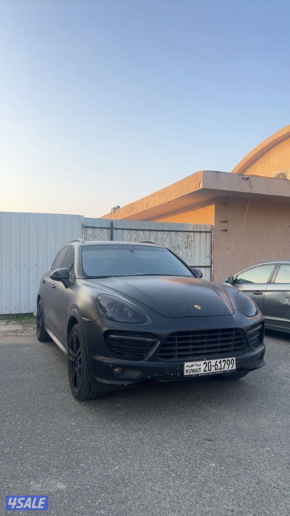 كايين gts  ممشى السياره 214 لونها الأساسي ابيض عليها حمايه و موجود فحص0