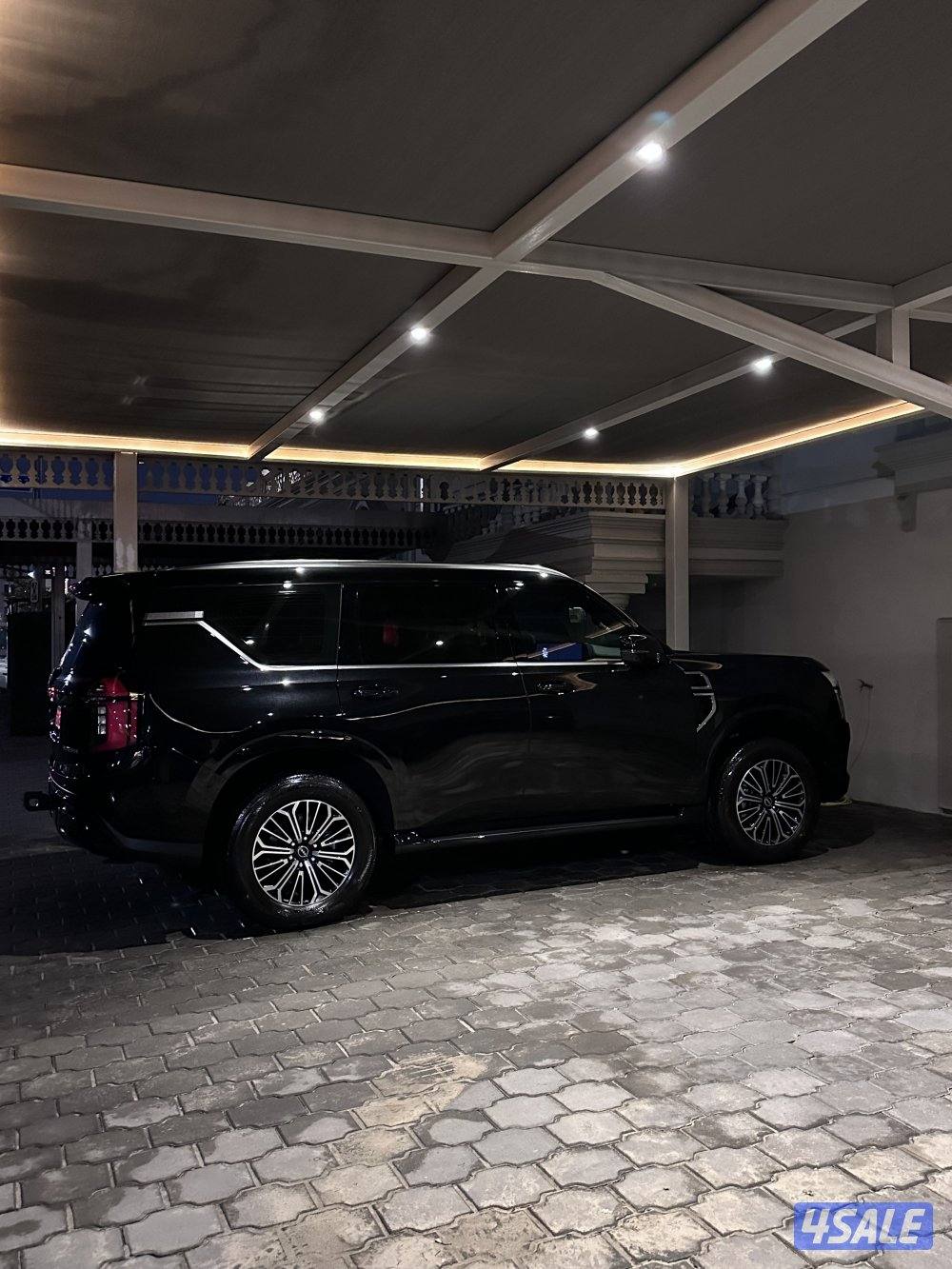 للبيع نيسان باترول بلاتينيوم الفل بدون تيربو المالك الاول0