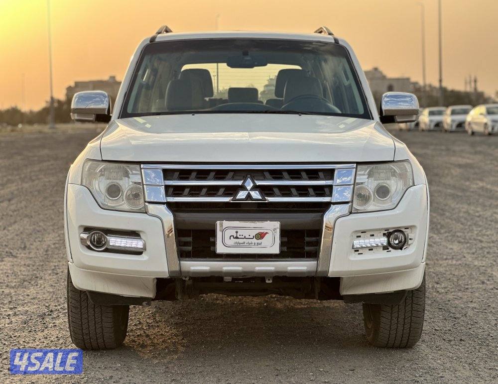 للبيع باجيرو موديل 20201