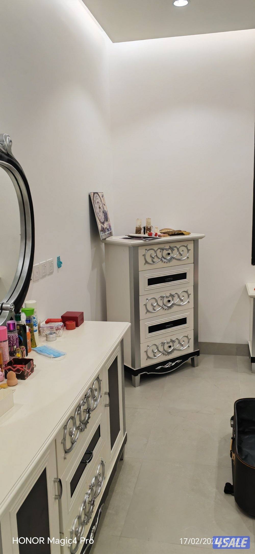 للبيع عفش شقة بالكامل4