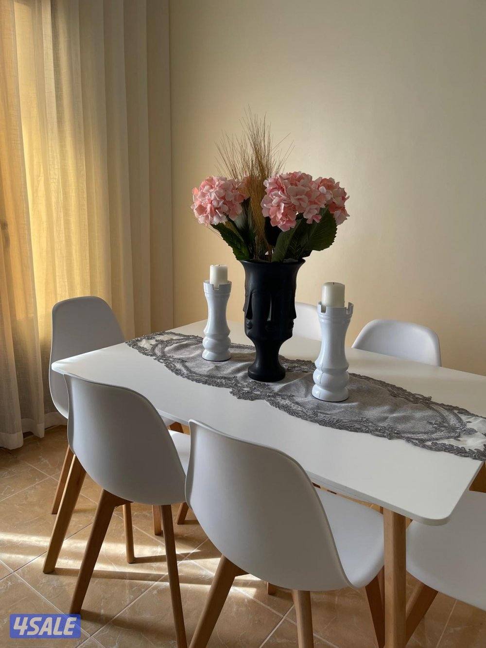 طاولة 6 كراسي0