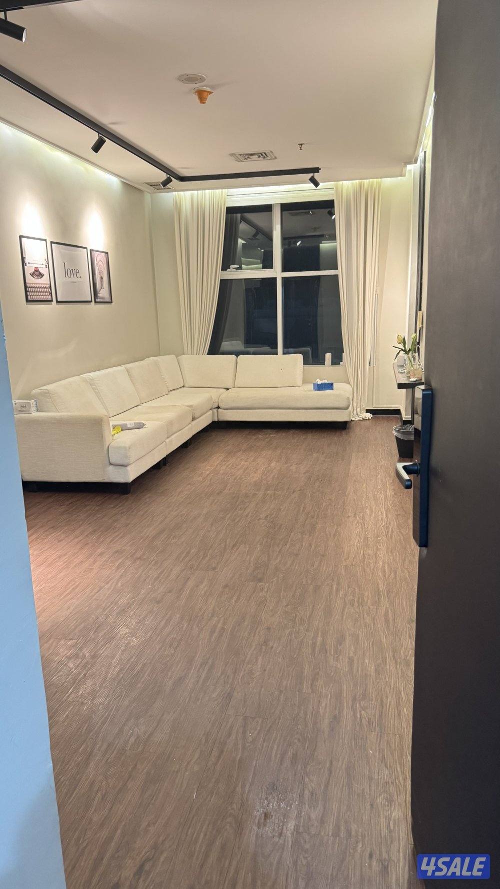 للايجار شقة في المهبولة (٣ غرف اثنين ماستر - ٤ حمامات وصالة ومطبخ)0