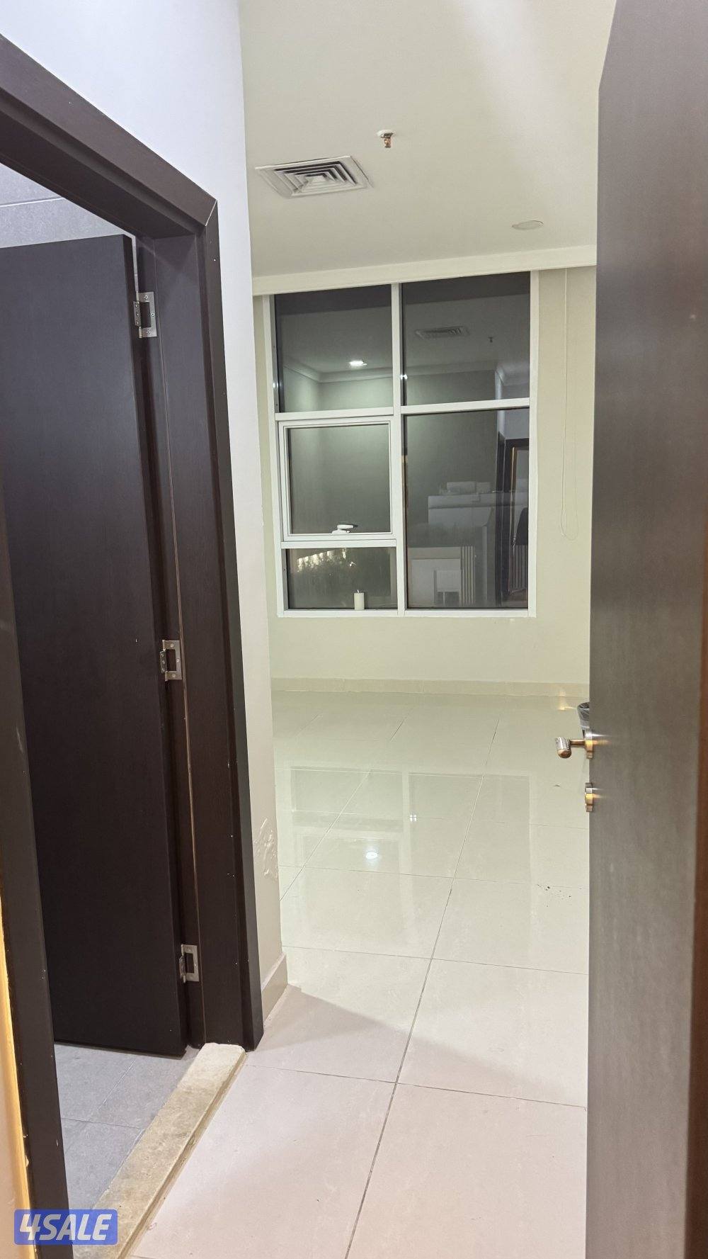 للايجار شقة في المهبولة (٣ غرف اثنين ماستر - ٤ حمامات وصالة ومطبخ)2