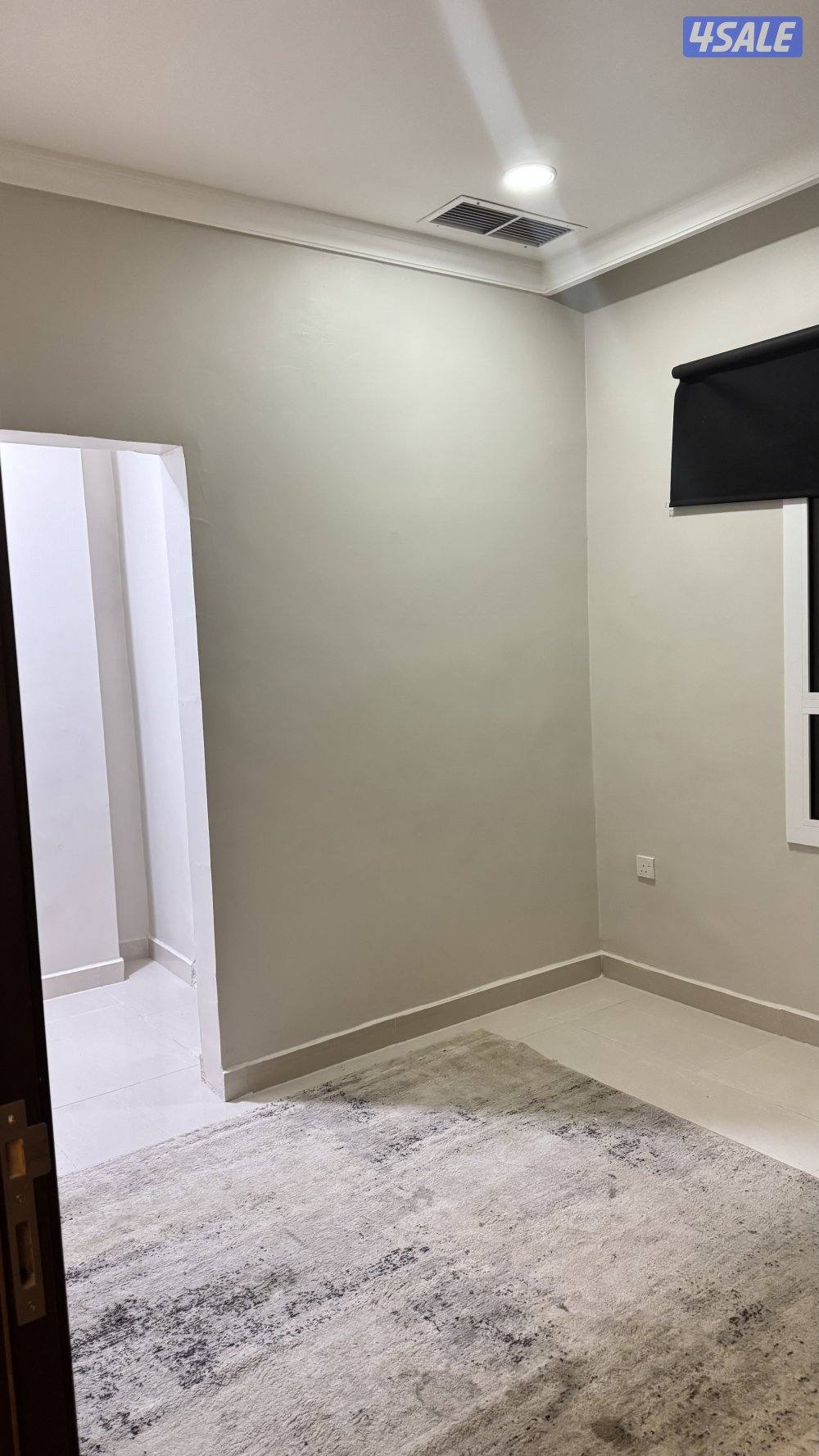 للايجار شقة في المهبولة (٣ غرف اثنين ماستر - ٤ حمامات وصالة ومطبخ)3