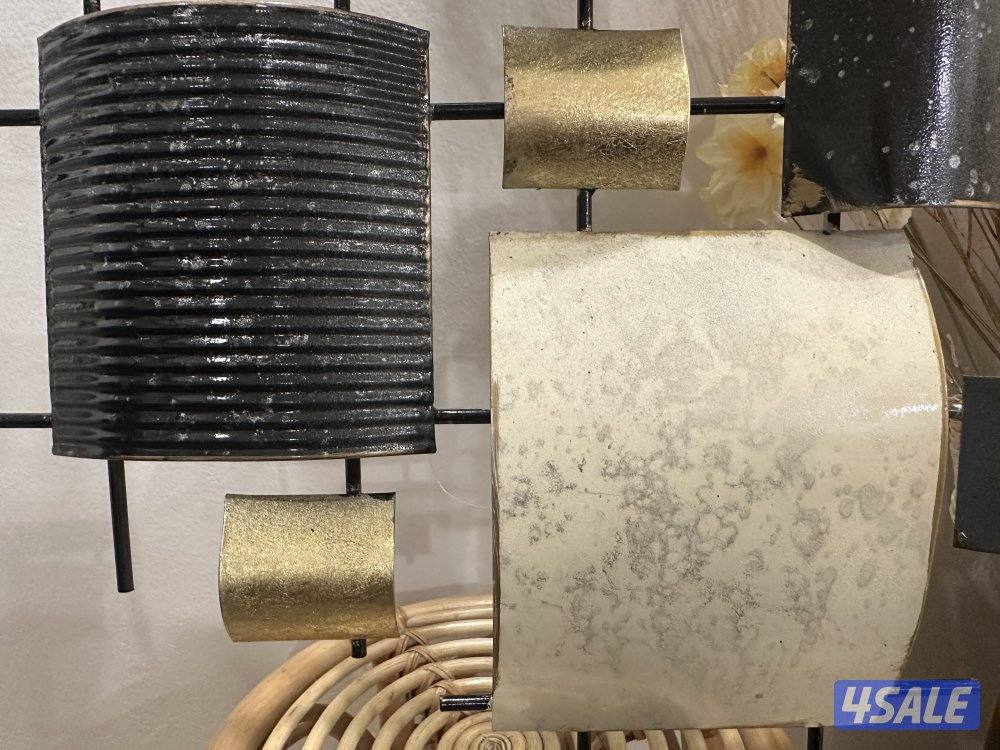 لوحة حائط معدنية افقية شبه جديدة طول 220 سم وعرض 75 سم5