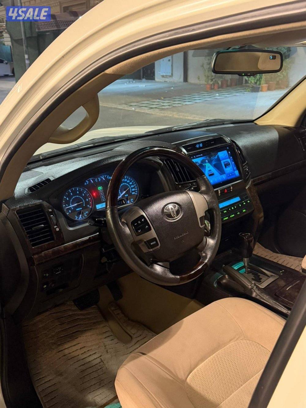 لاندGXRV8موديل2011لميتد11