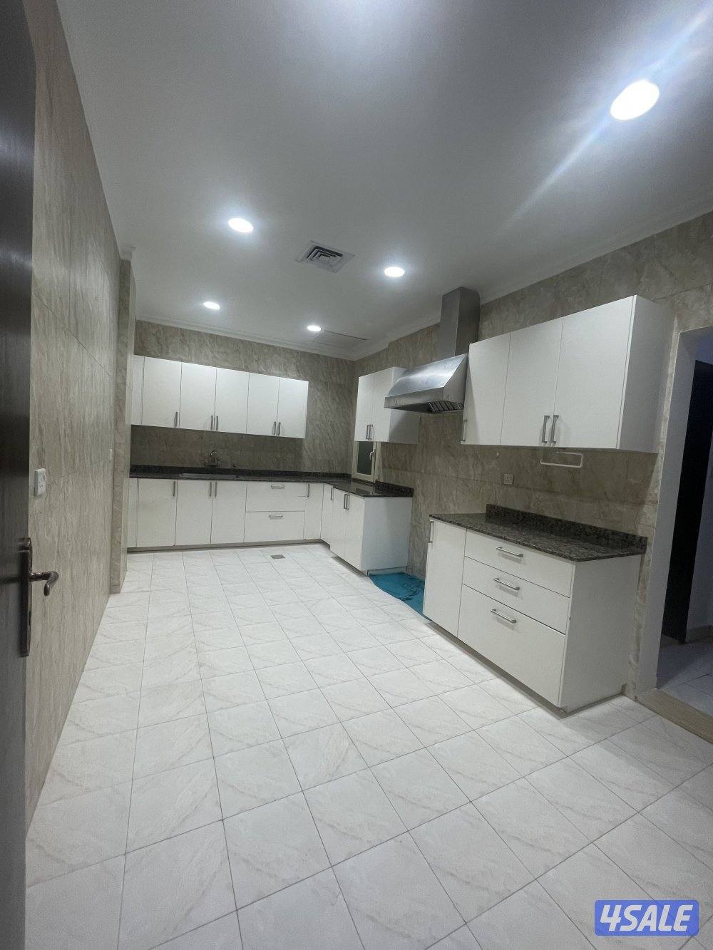 العقيلة للايجار ادوار وشقق 5 غرف/ 4 غرف/ 3 غرف/ استديو تشطيب ديلوكس13