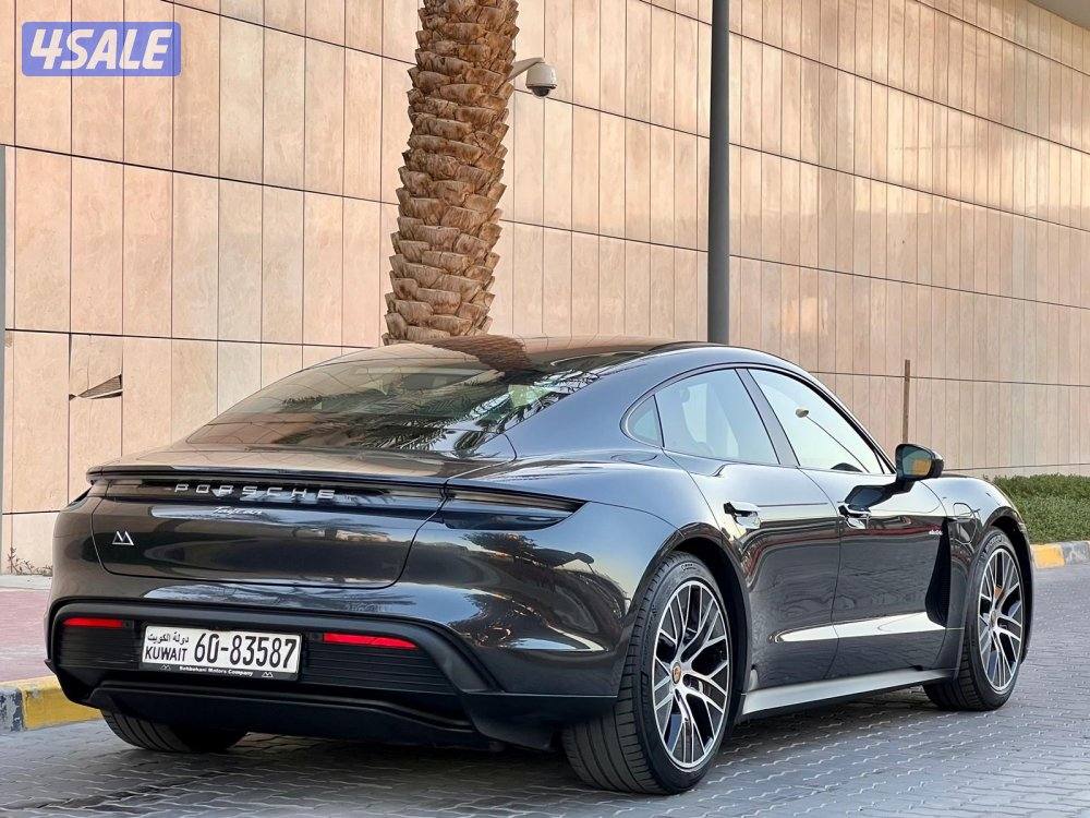 بورش تايكان موديل ٢٠٢٢ ماشي ٣٧٠٠٠4
