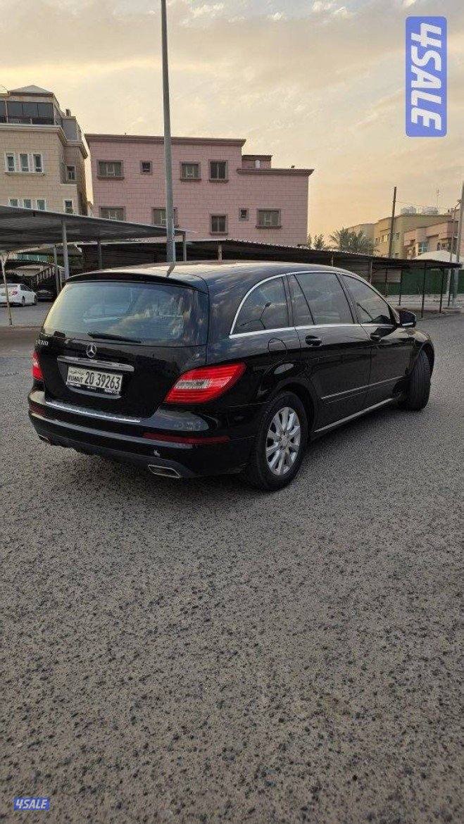 مرسيدس R300 موديل 20127