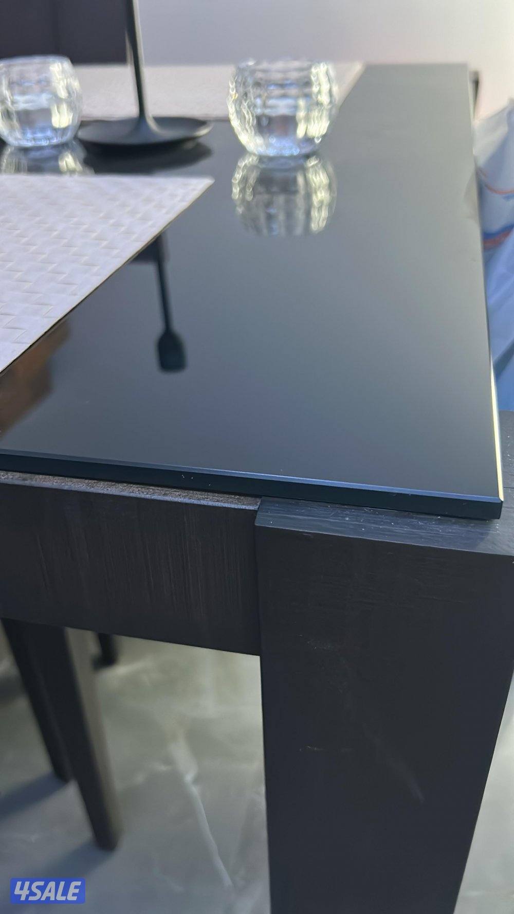 طاولة طعام ٦ أفراد1