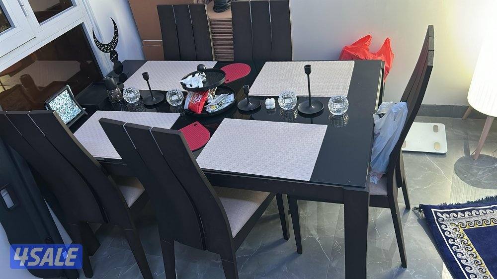 طاولة طعام ٦ أفراد0
