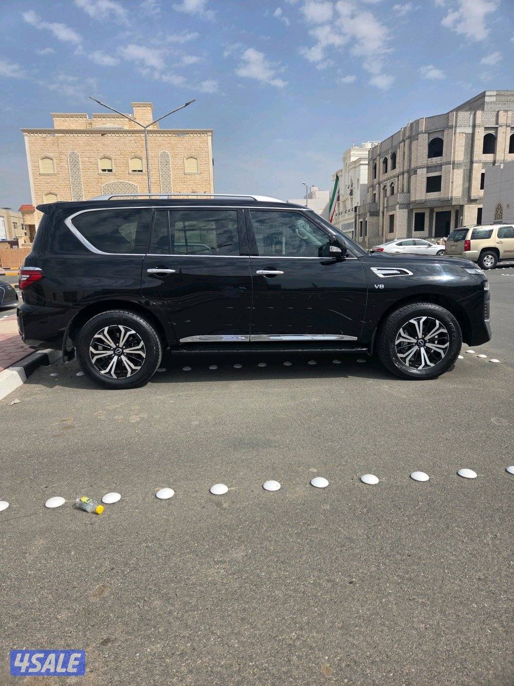 باترول ٢٠٢٣ ٨ سلندر اسود /عنابي4