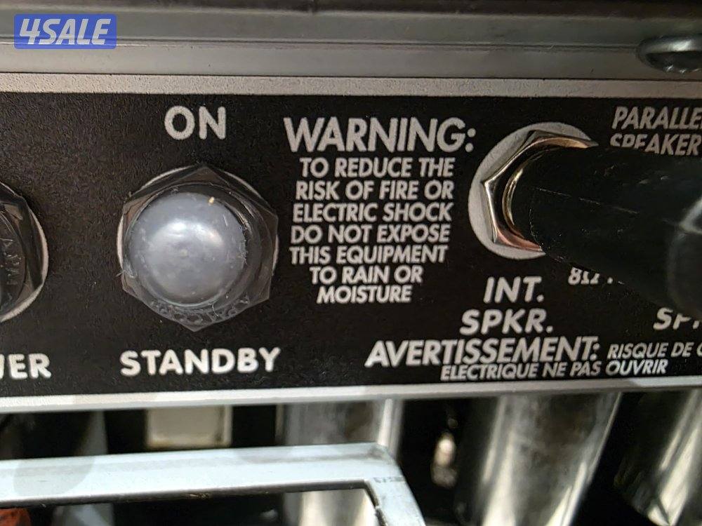 للبيع مضخم صوت فندر موديل امريكي ١٢٠ فولت fender deluxe reverb 655