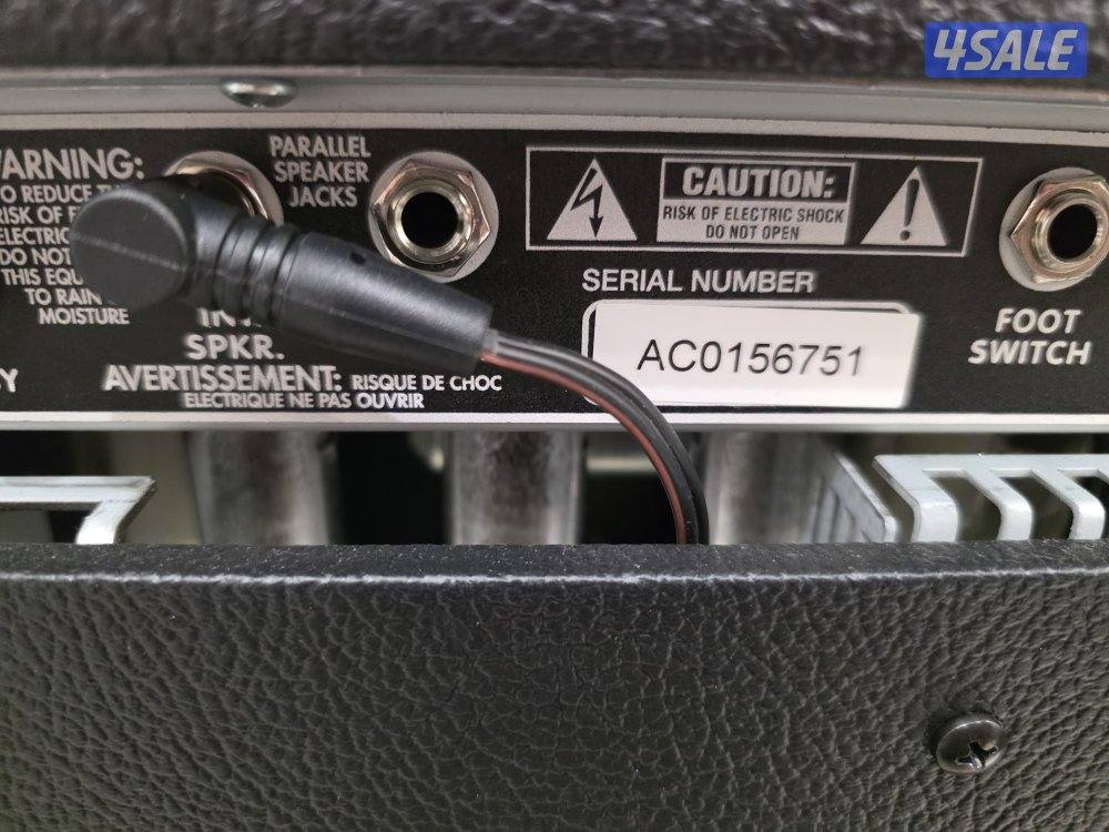 للبيع مضخم صوت فندر موديل امريكي ١٢٠ فولت fender deluxe reverb 656