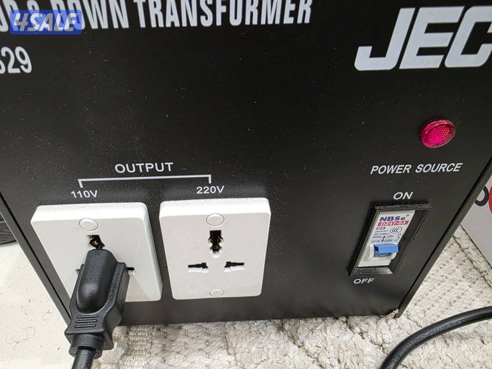 للبيع مضخم صوت فندر موديل امريكي ١٢٠ فولت fender deluxe reverb 659