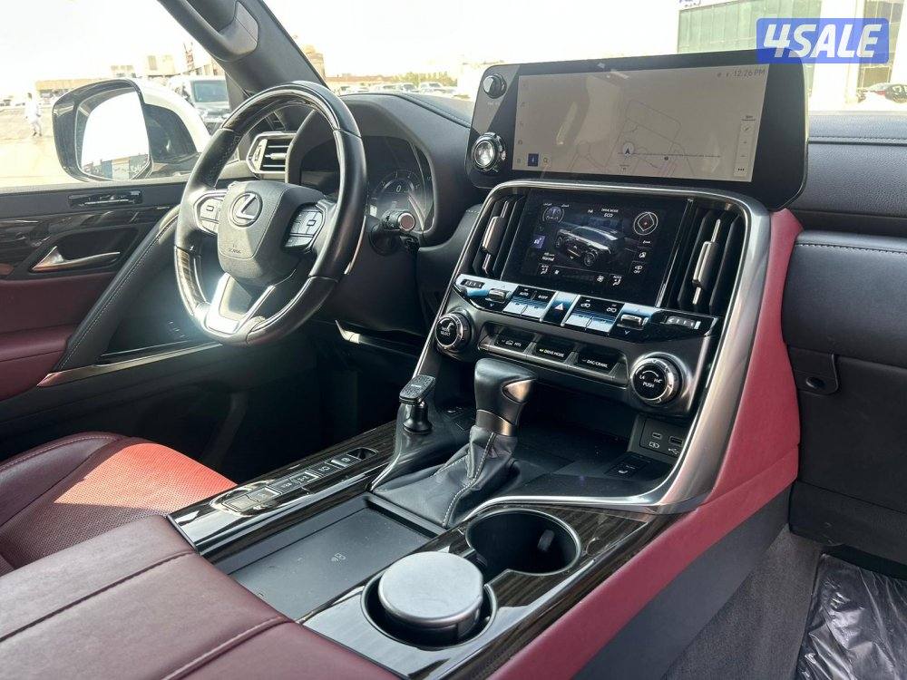 لكزس LX600 درجة ثانيه  twinturbo .V6 موديل 2023 ماشى 54.000 k.m7