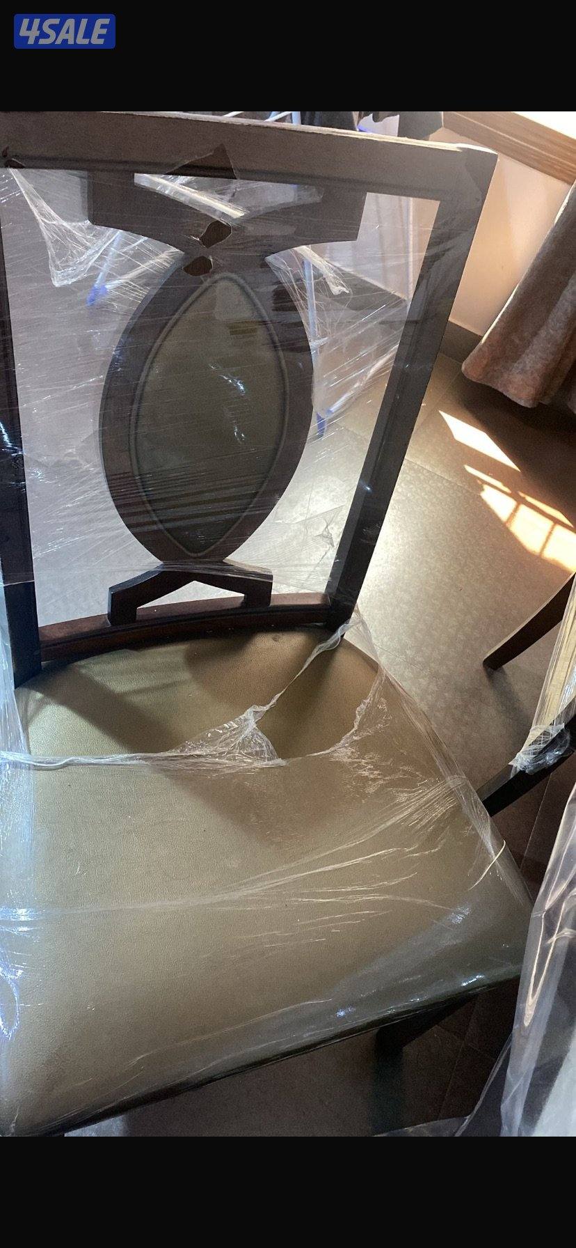 Dinning table with 4 chairs2