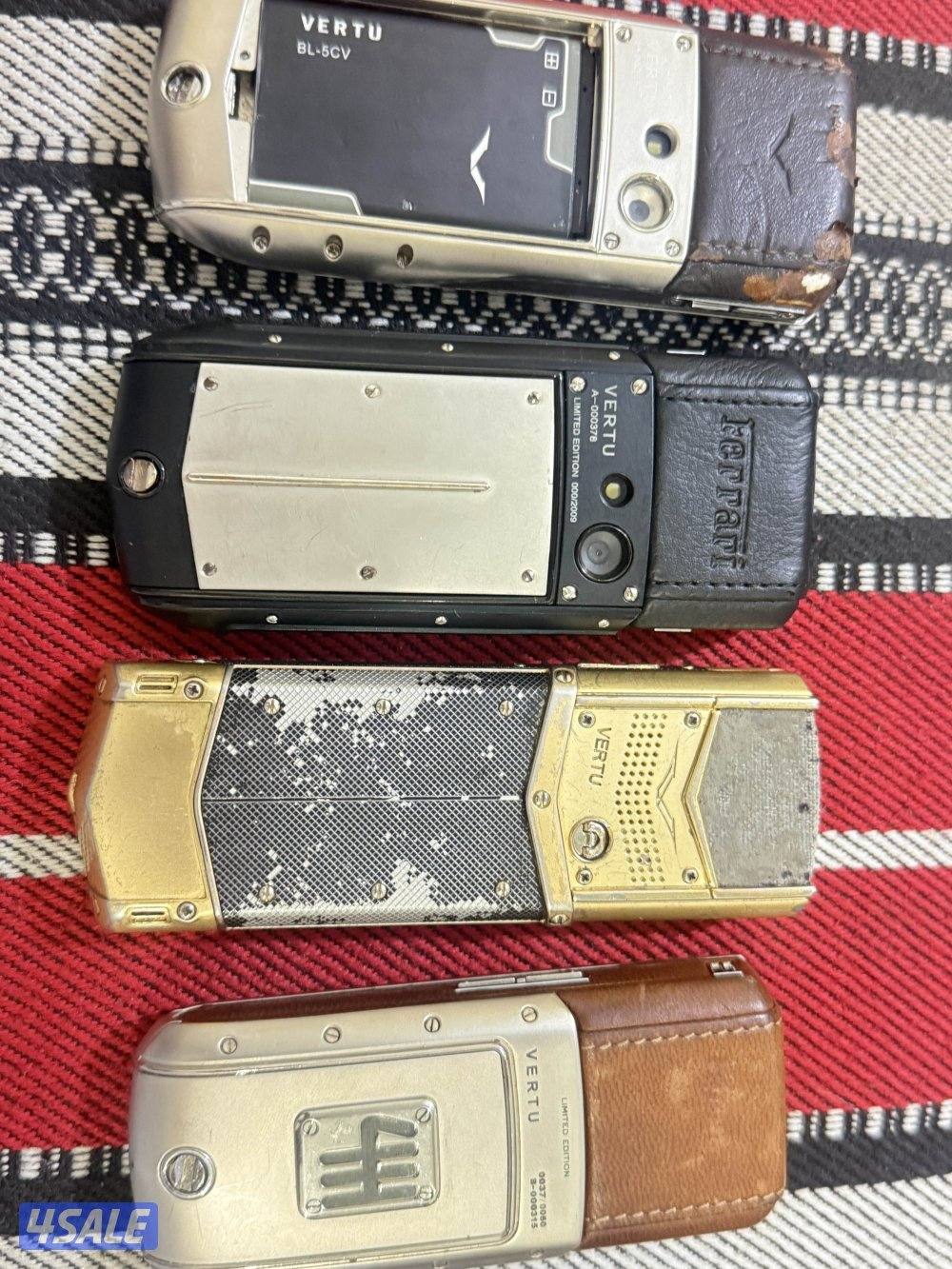 للبيع: مجموعة نادرة من هواتف VERTU الفاخرة (إصدارات كلاسيكية)1