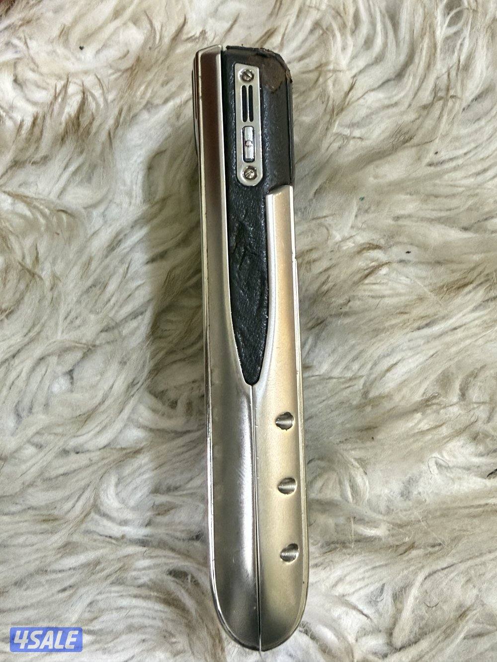 للبيع: مجموعة نادرة من هواتف VERTU الفاخرة (إصدارات كلاسيكية)4