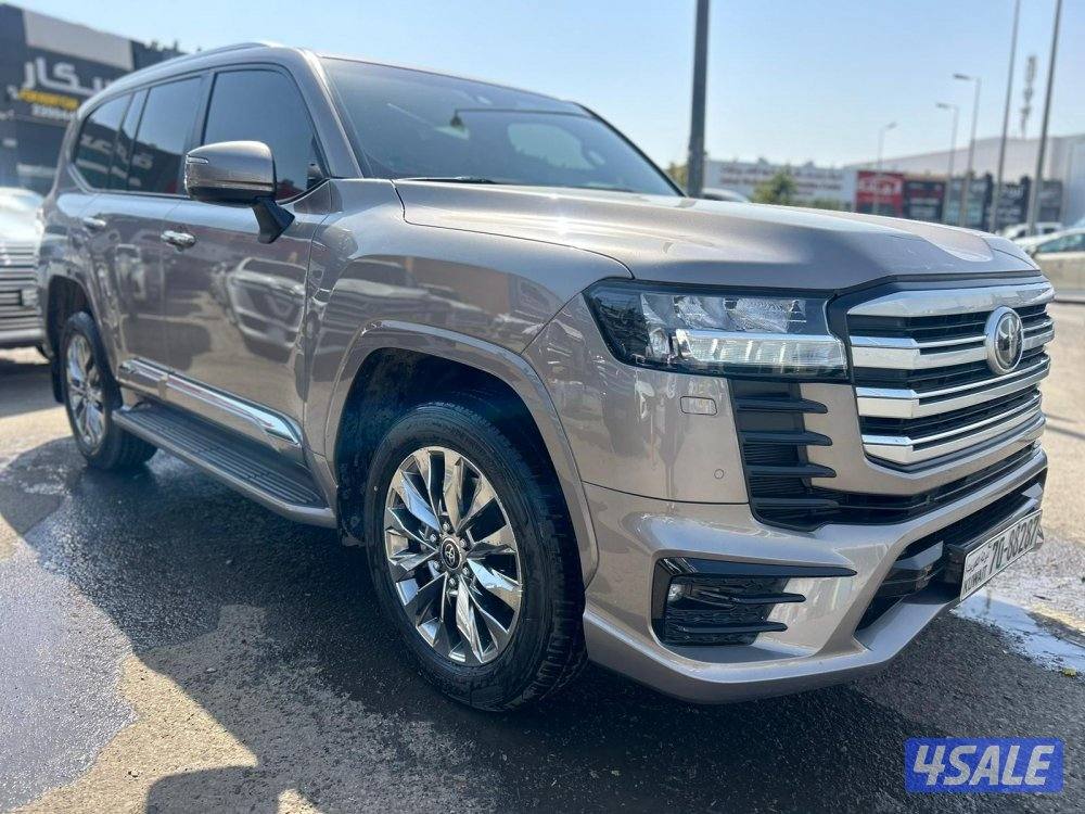 تويوتا لاند كروزر GX.R AEROs twin turbo.V6 موديل 2023 ماشى 64.000 k.m1