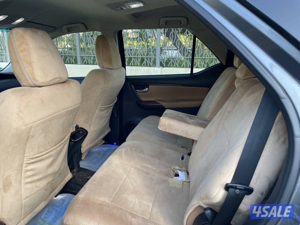 للبيع حيب تويوتا فورتينر موديل 2023 صبغ الوكالة ماشي 77 الف4